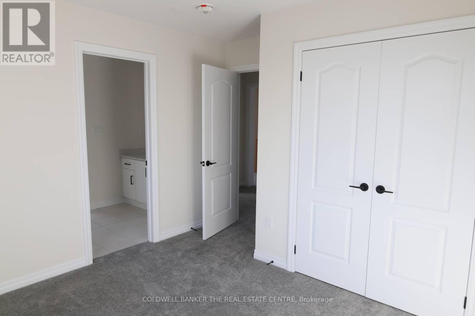 6 Fisher Road, Kawartha Lakes (Lindsay), Ontario  K9V 0P9 - Photo 31 - X12566954