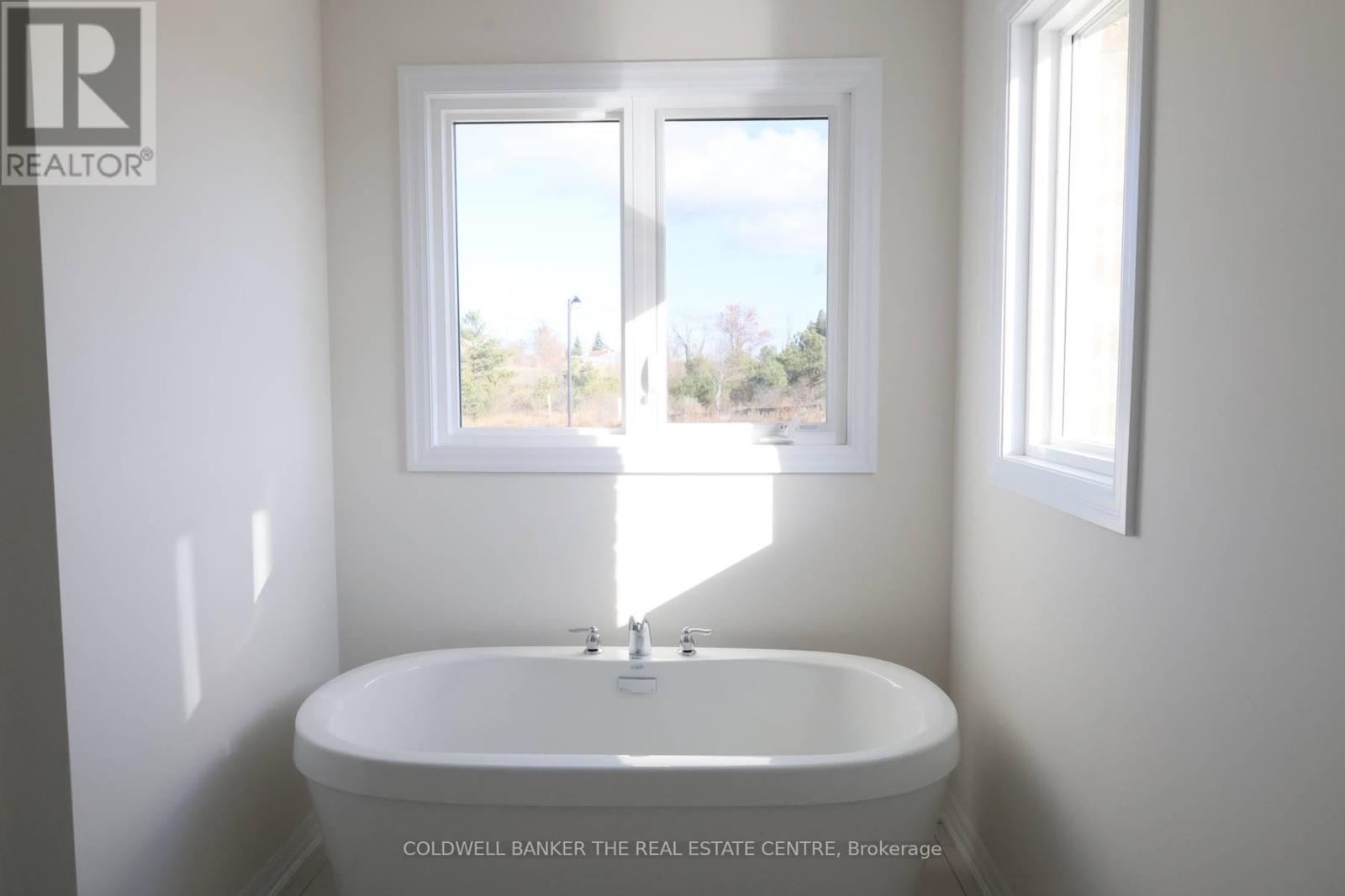 6 Fisher Road, Kawartha Lakes (Lindsay), Ontario  K9V 0P9 - Photo 37 - X12566954