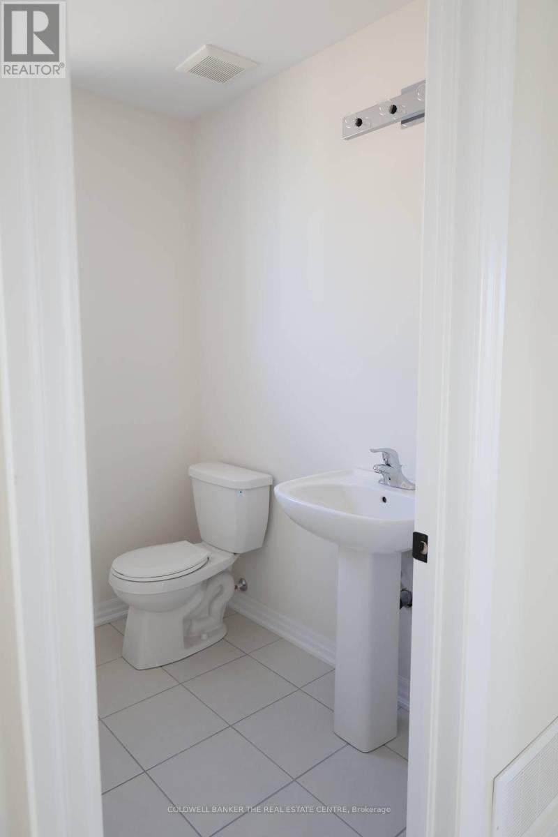 6 Fisher Road, Kawartha Lakes (Lindsay), Ontario  K9V 0P9 - Photo 41 - X12566954