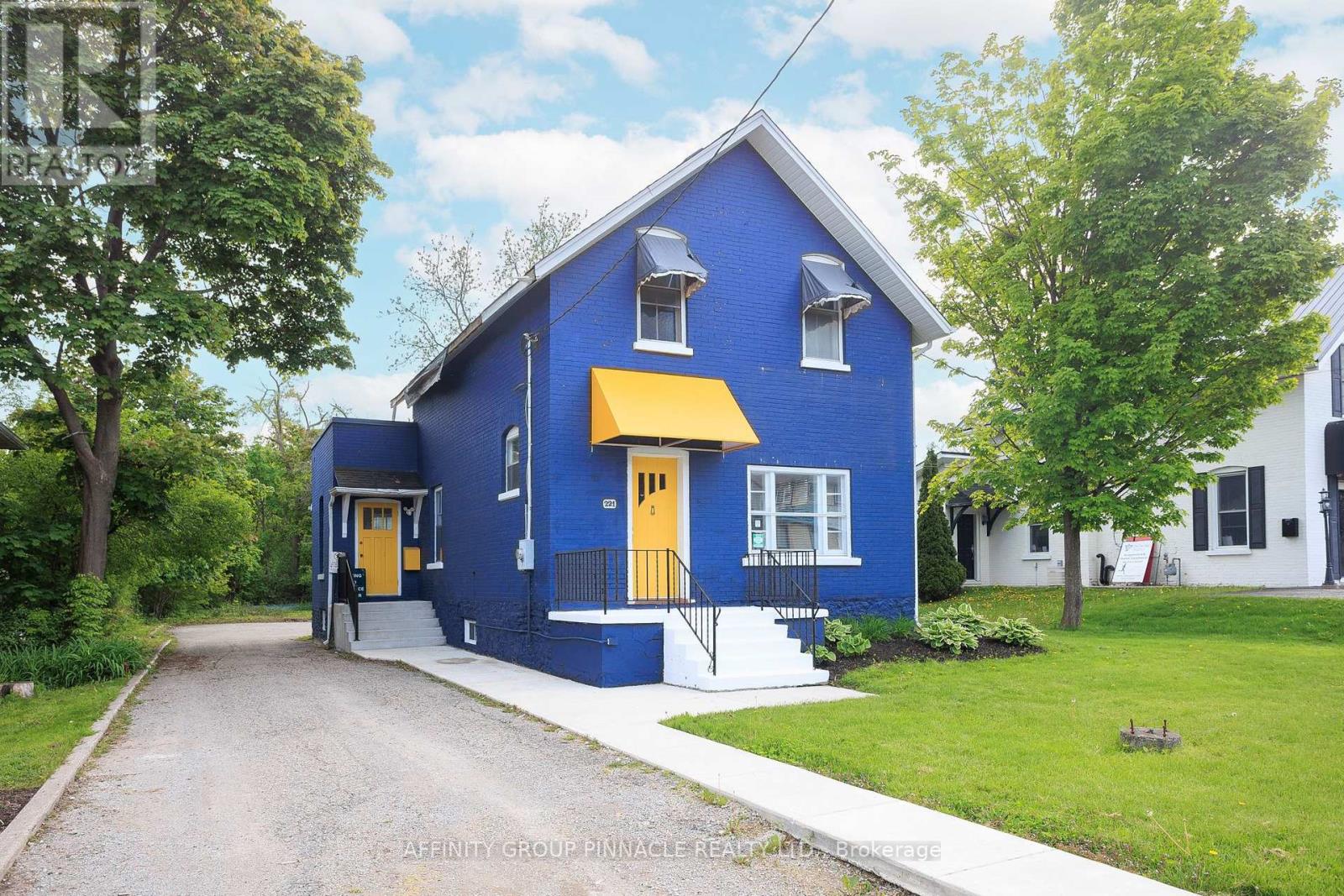 221 Kent Street W, Kawartha Lakes (Lindsay), Ontario  K9V 2Z1 - Photo 1 - X12567372