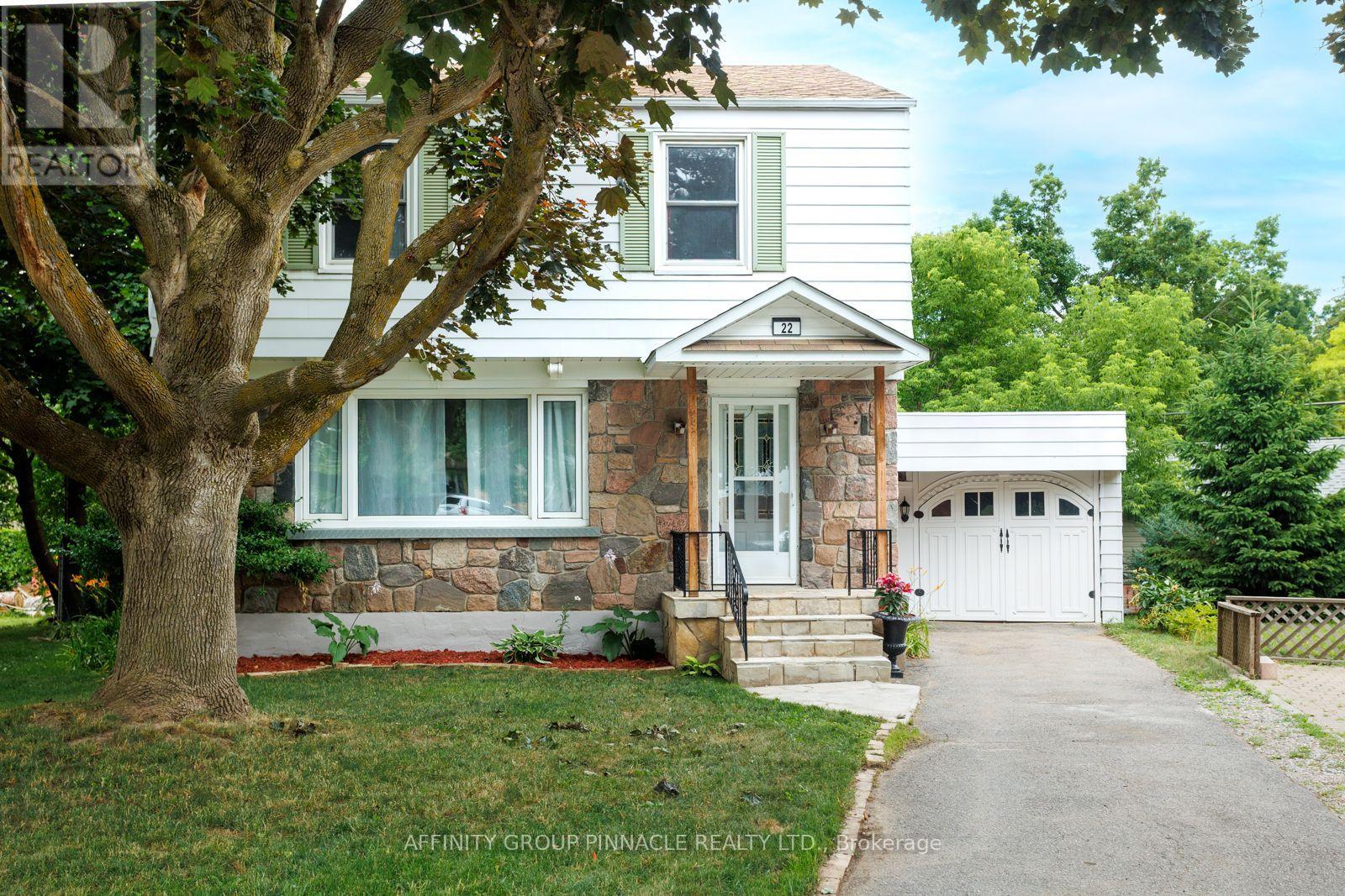 22 Sunset Court, Kawartha Lakes (Lindsay), Ontario  K9V 2S1 - Photo 2 - X12567384