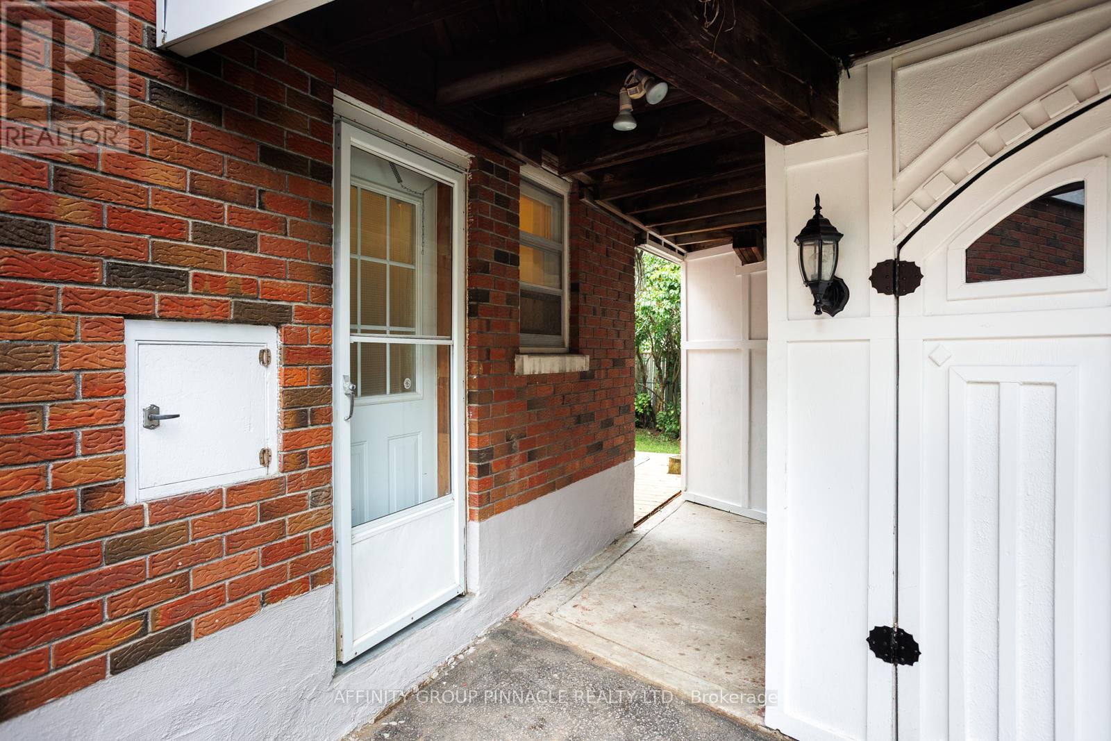 22 Sunset Court, Kawartha Lakes (Lindsay), Ontario  K9V 2S1 - Photo 39 - X12567384