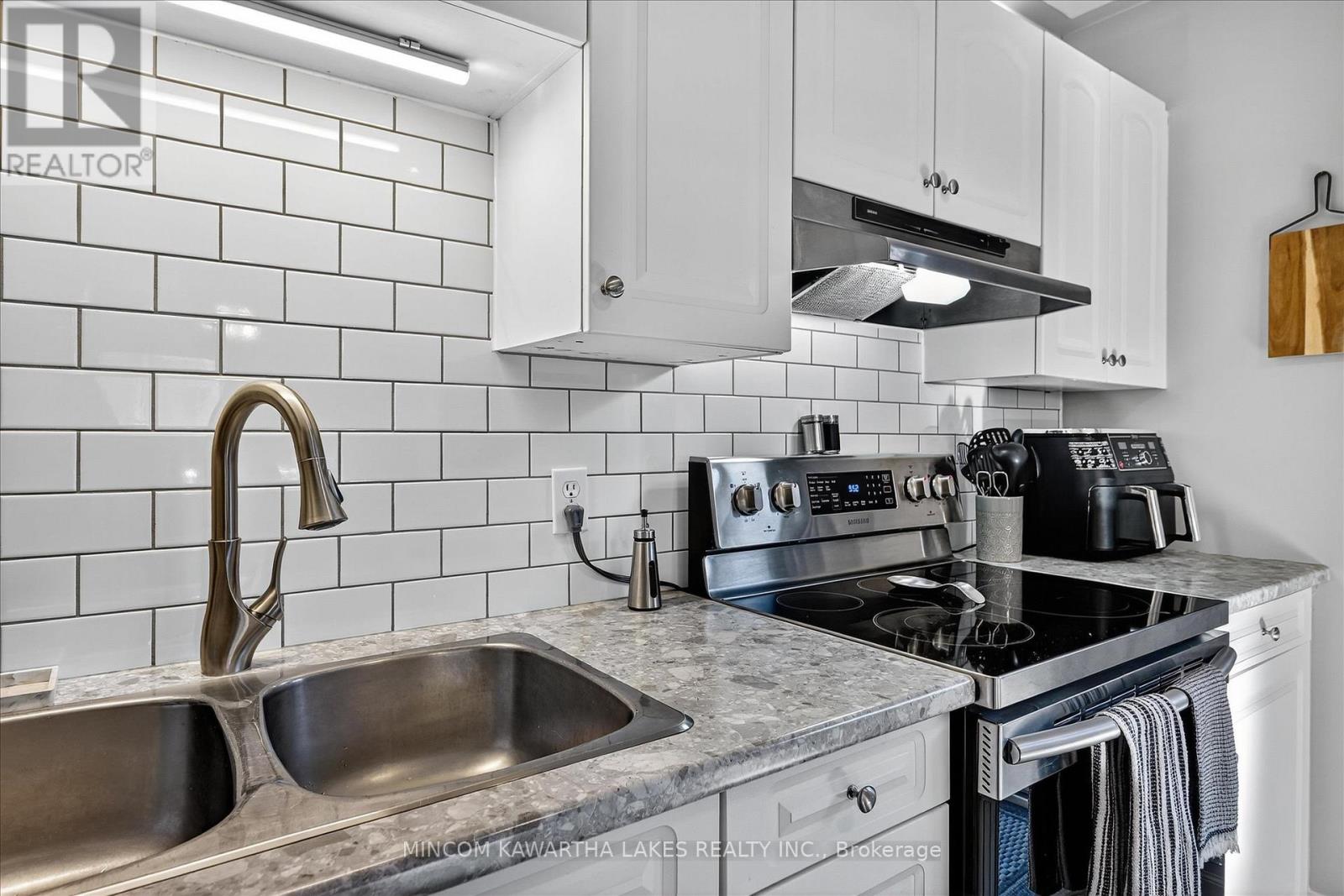 105 Haden Avenue, Peterborough (Northcrest Ward 5), Ontario  K9H 7P7 - Photo 21 - X12567694