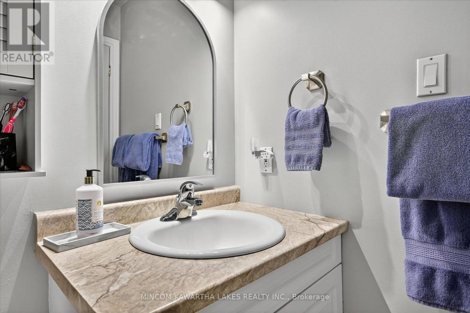 105 Haden Avenue, Peterborough (Northcrest Ward 5), Ontario  K9H 7P7 - Photo 35 - X12567694