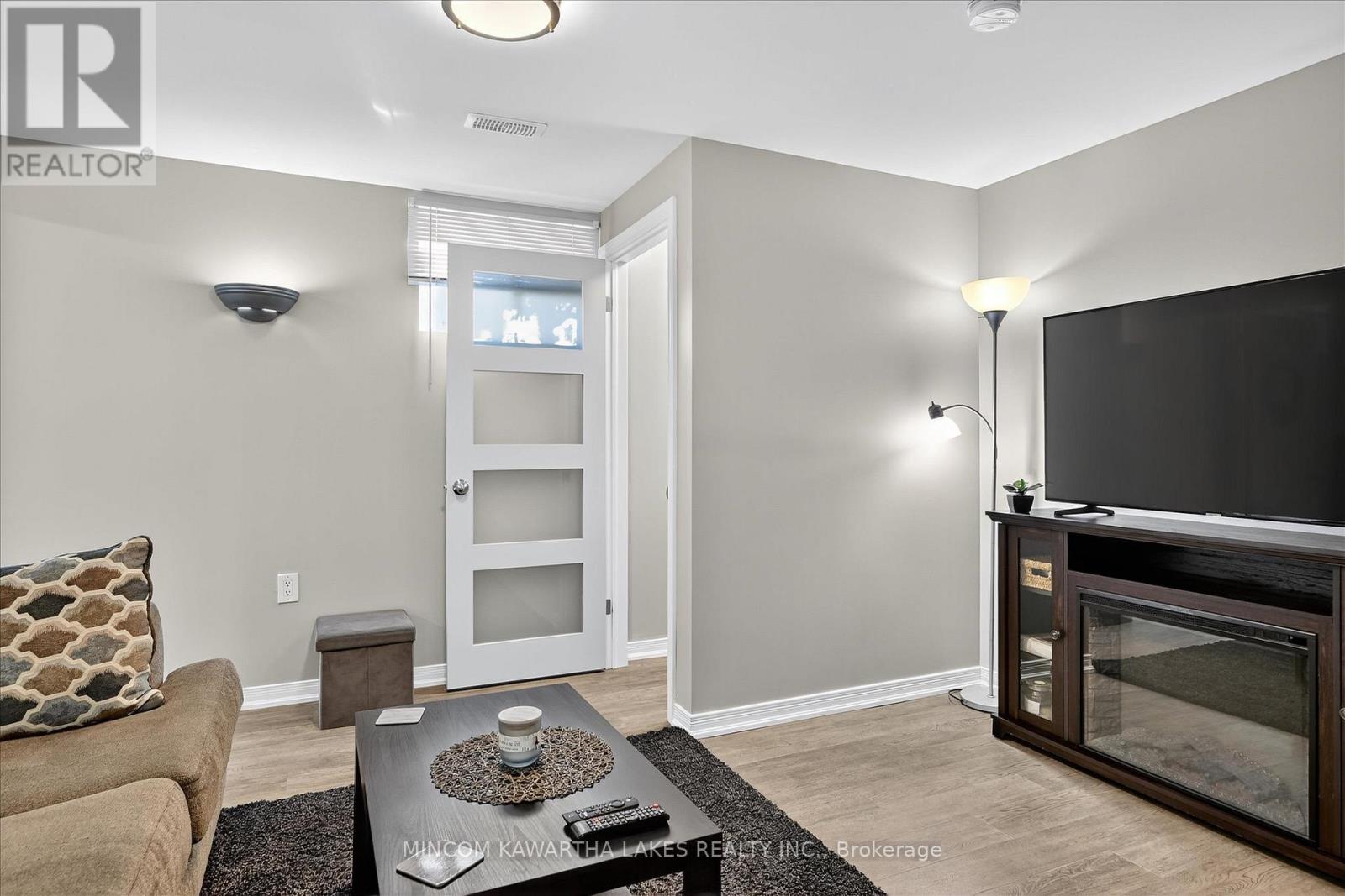 105 Haden Avenue, Peterborough (Northcrest Ward 5), Ontario  K9H 7P7 - Photo 39 - X12567694