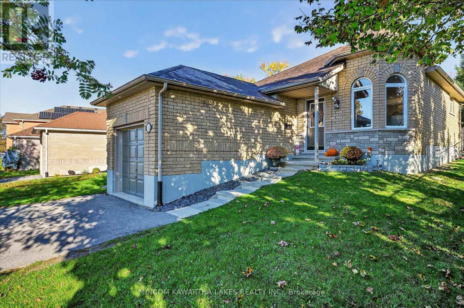 105 Haden Avenue, Peterborough (Northcrest Ward 5), Ontario  K9H 7P7 - Photo 4 - X12567694