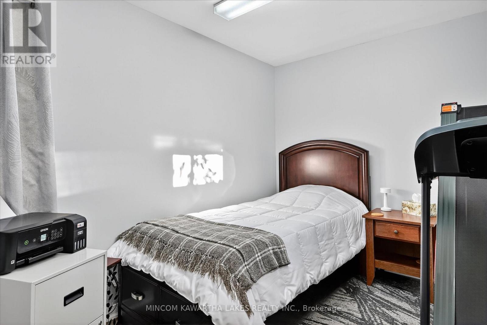 105 Haden Avenue, Peterborough (Northcrest Ward 5), Ontario  K9H 7P7 - Photo 45 - X12567694