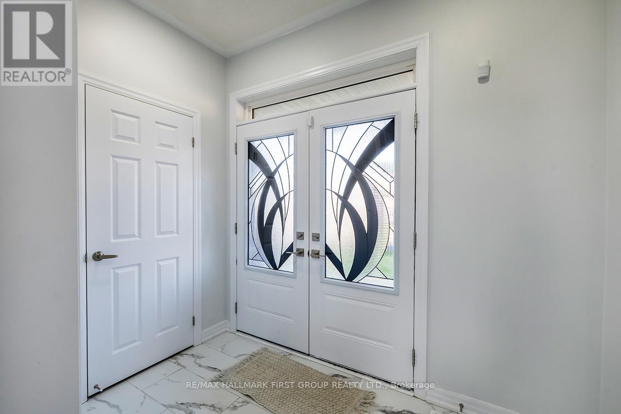 183 Flood Avenue, Clarington (Newcastle), Ontario  L1B 0W5 - Photo 5 - E12567836