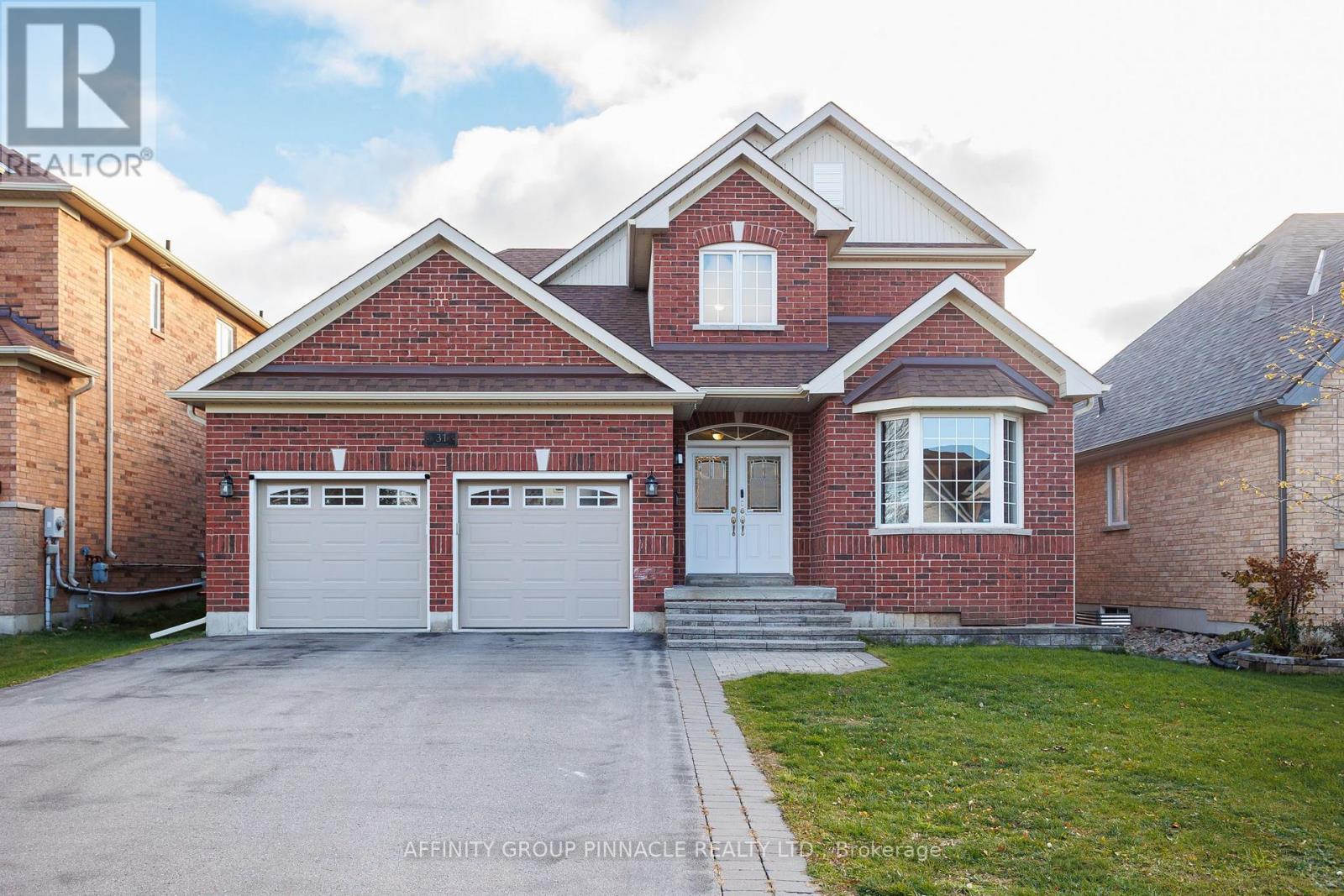 31 Ellis Crescent, Kawartha Lakes (Lindsay), Ontario  K9V 0A5 - Photo 1 - X12568208