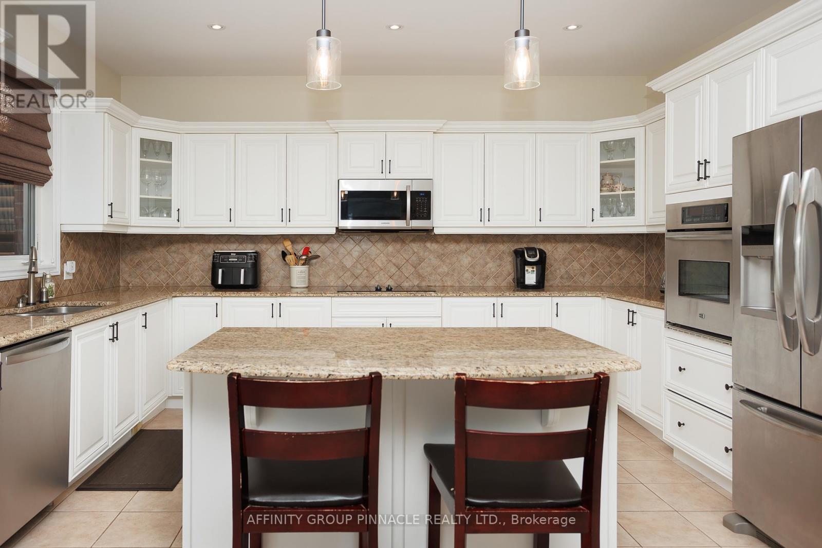 31 Ellis Crescent, Kawartha Lakes (Lindsay), Ontario  K9V 0A5 - Photo 20 - X12568208