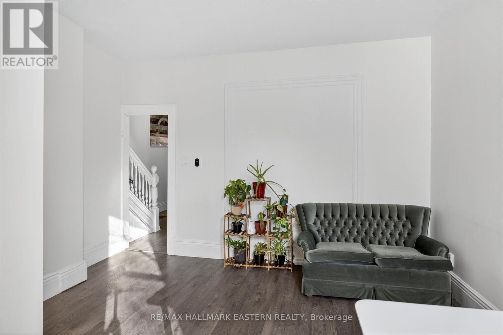 271 Thomas Street, Peterborough (Town Ward 3), Ontario  K9J 5E7 - Photo 13 - X12568548