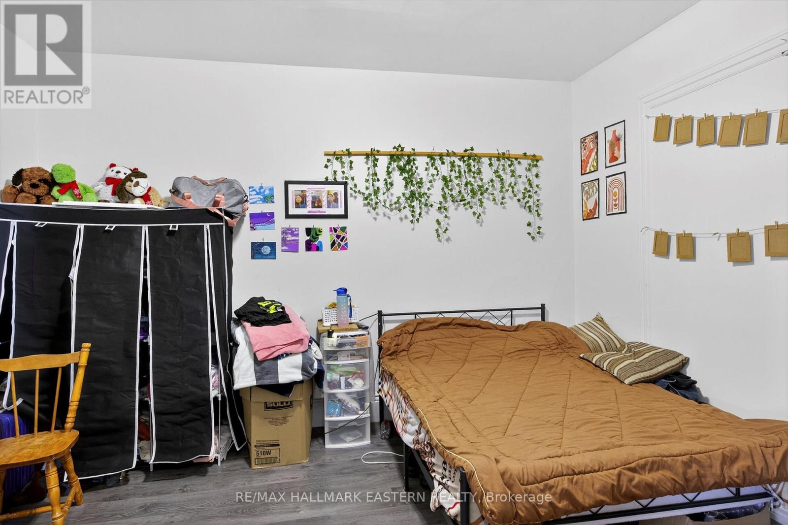 271 Thomas Street, Peterborough (Town Ward 3), Ontario  K9J 5E7 - Photo 21 - X12568548