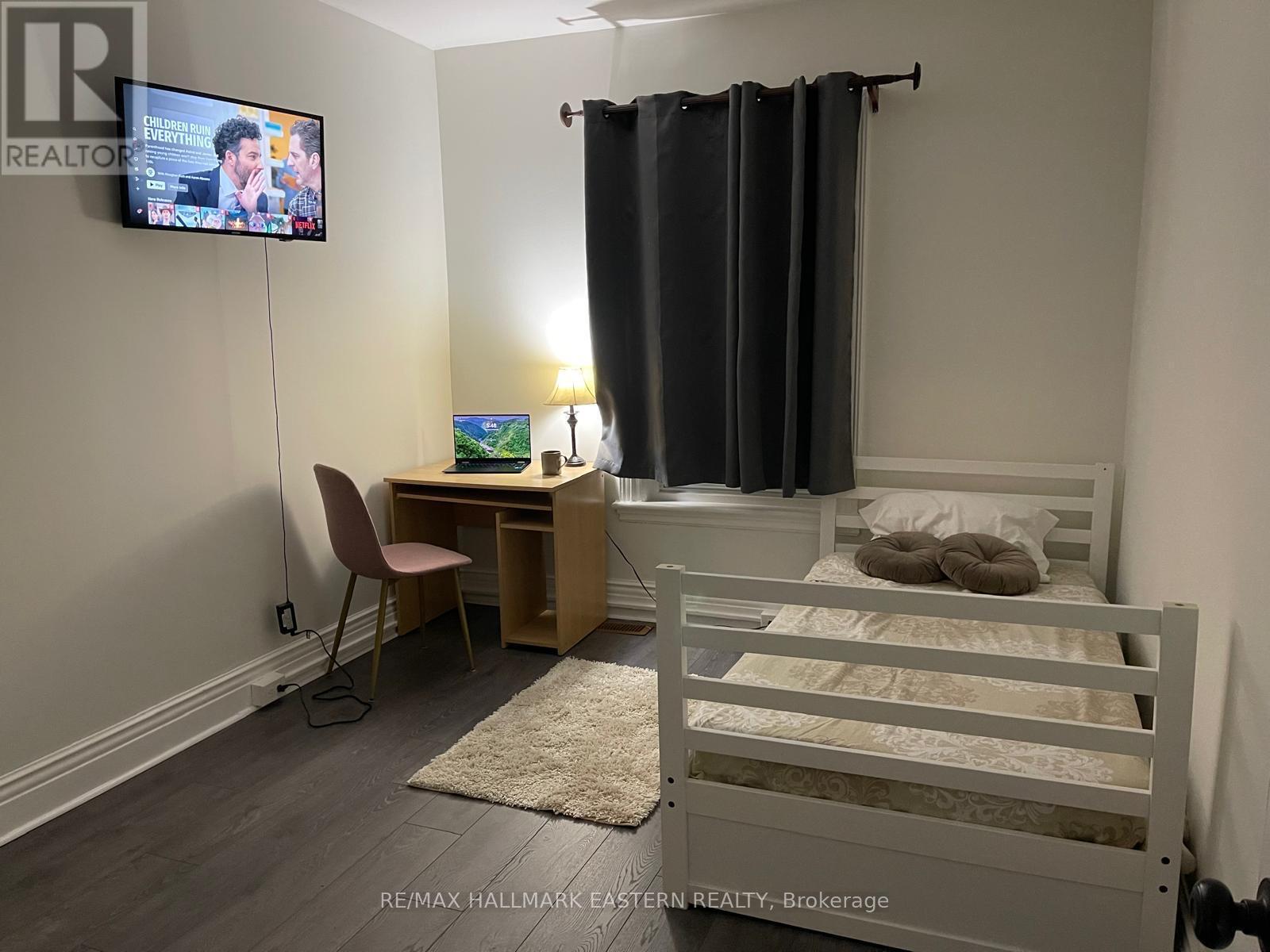 271 Thomas Street, Peterborough (Town Ward 3), Ontario  K9J 5E7 - Photo 36 - X12568548