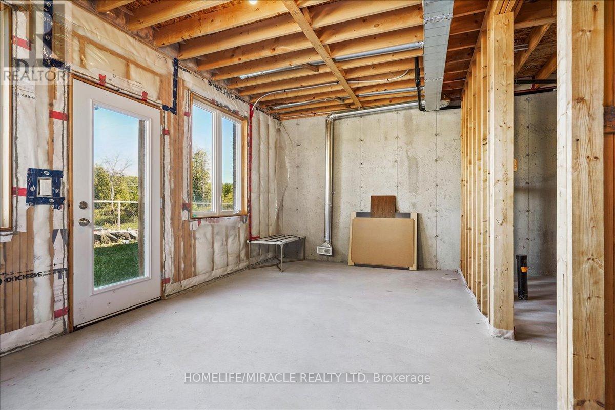 1614 Hetherington Drive, Peterborough (Northcrest Ward 5), Ontario  K9L 1Y7 - Photo 38 - X12570266