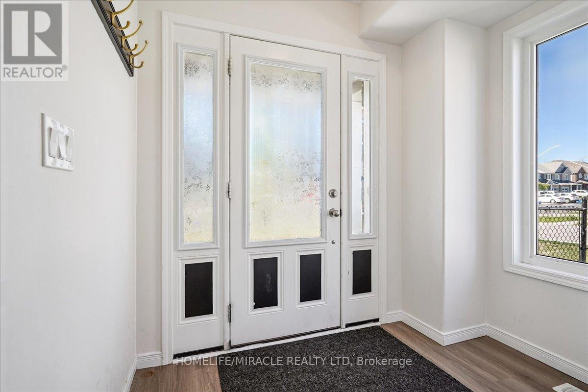 1614 Hetherington Drive, Peterborough (Northcrest Ward 5), Ontario  K9L 1Y7 - Photo 5 - X12570266