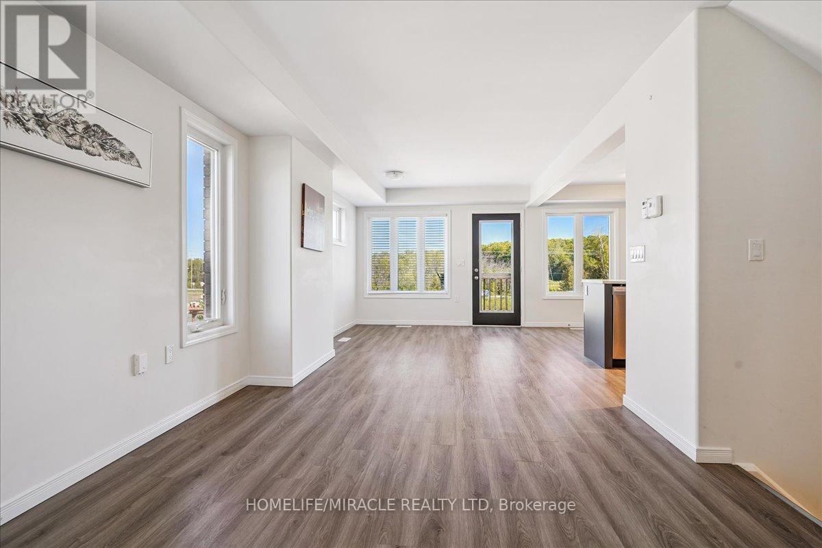 1614 Hetherington Drive, Peterborough (Northcrest Ward 5), Ontario  K9L 1Y7 - Photo 6 - X12570266