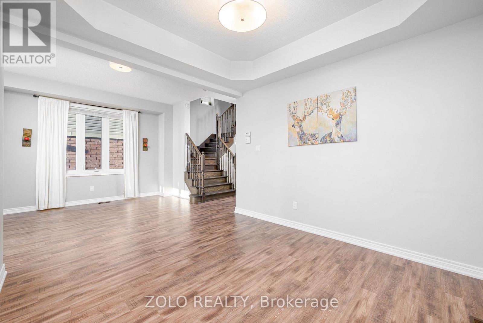 417 Florence Drive, Peterborough (Monaghan Ward 2), Ontario  K9J 0H7 - Photo 4 - X12570418