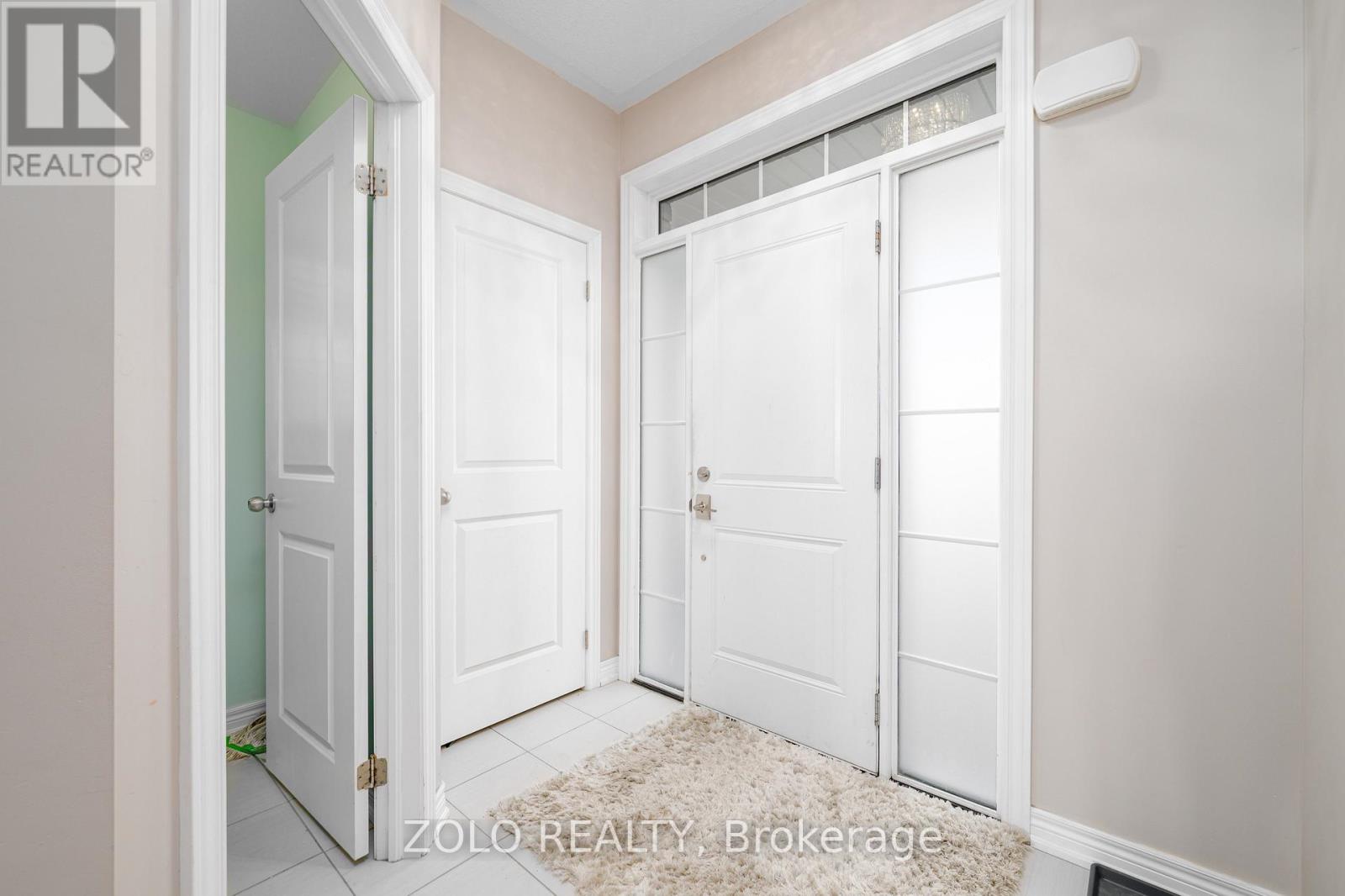 417 Florence Drive, Peterborough (Monaghan Ward 2), Ontario  K9J 0H7 - Photo 5 - X12570418