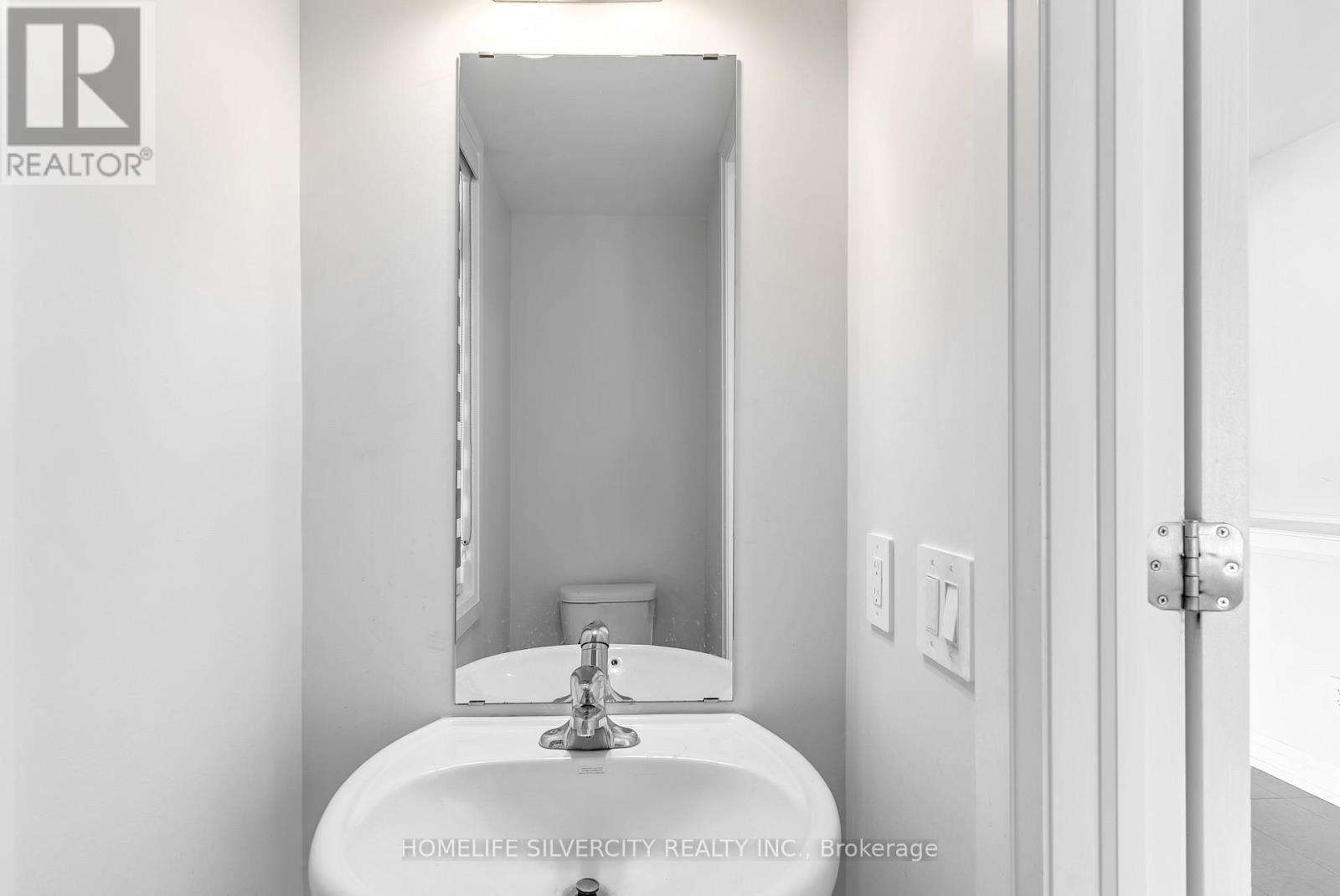 34 Mckay Avenue, Kawartha Lakes (Lindsay), Ontario  K9V 0R2 - Photo 11 - X12570434