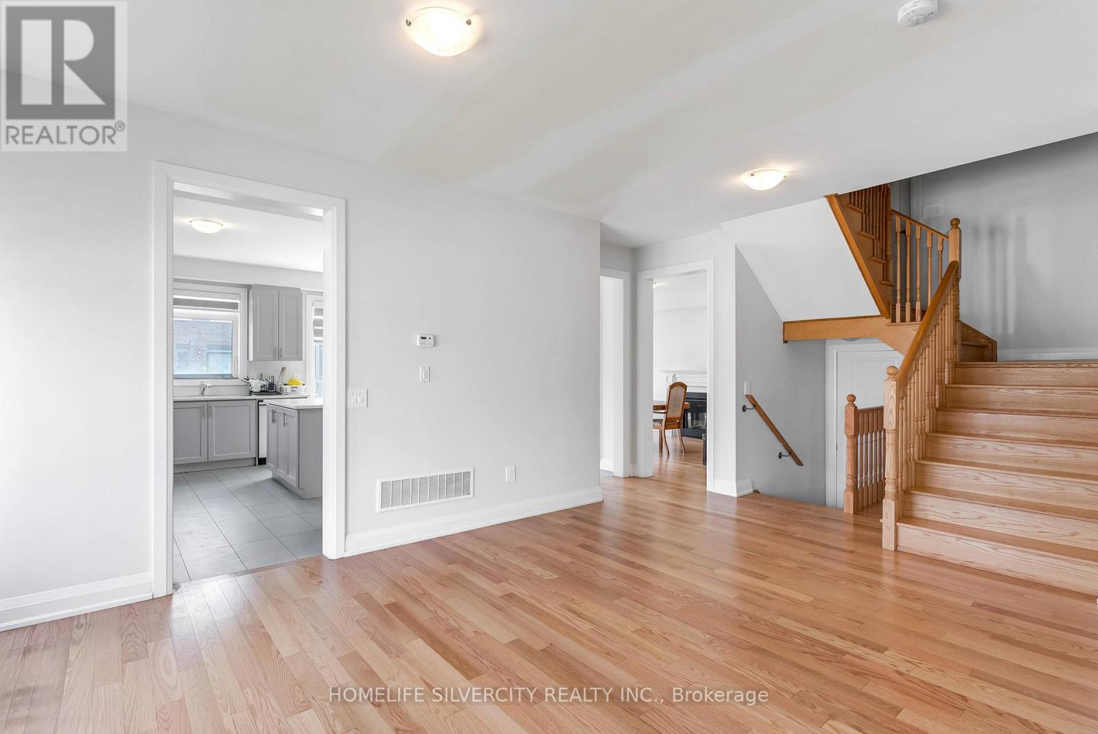 34 Mckay Avenue, Kawartha Lakes (Lindsay), Ontario  K9V 0R2 - Photo 12 - X12570434