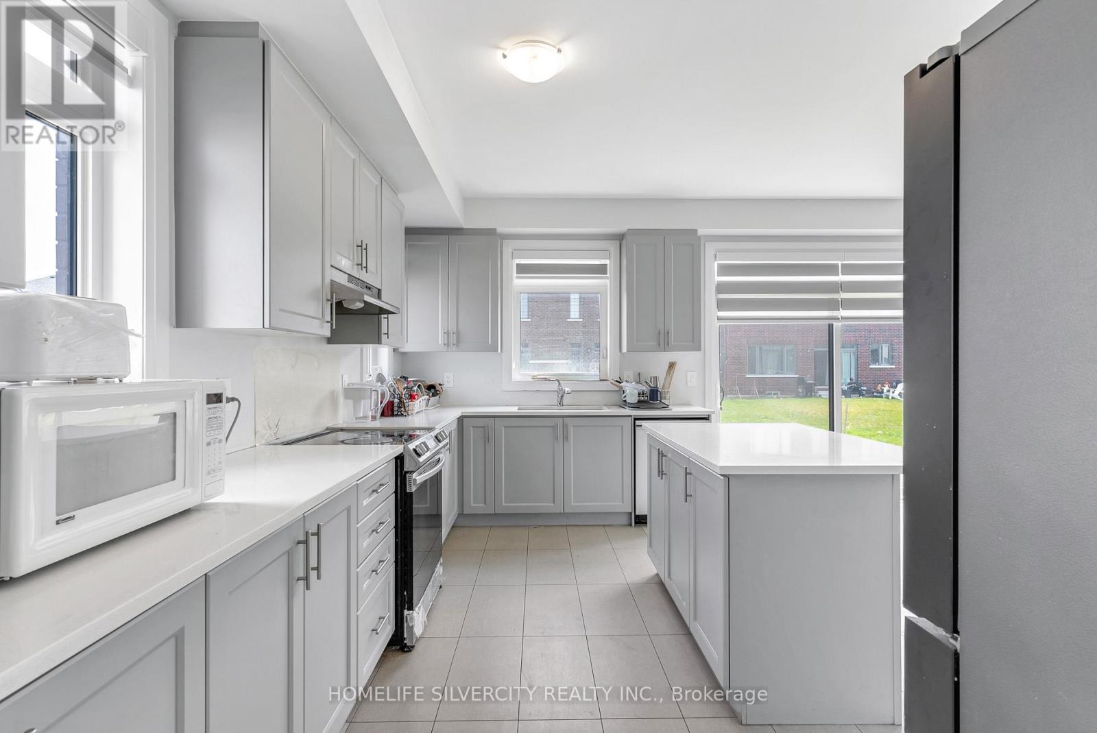 34 Mckay Avenue, Kawartha Lakes (Lindsay), Ontario  K9V 0R2 - Photo 16 - X12570434