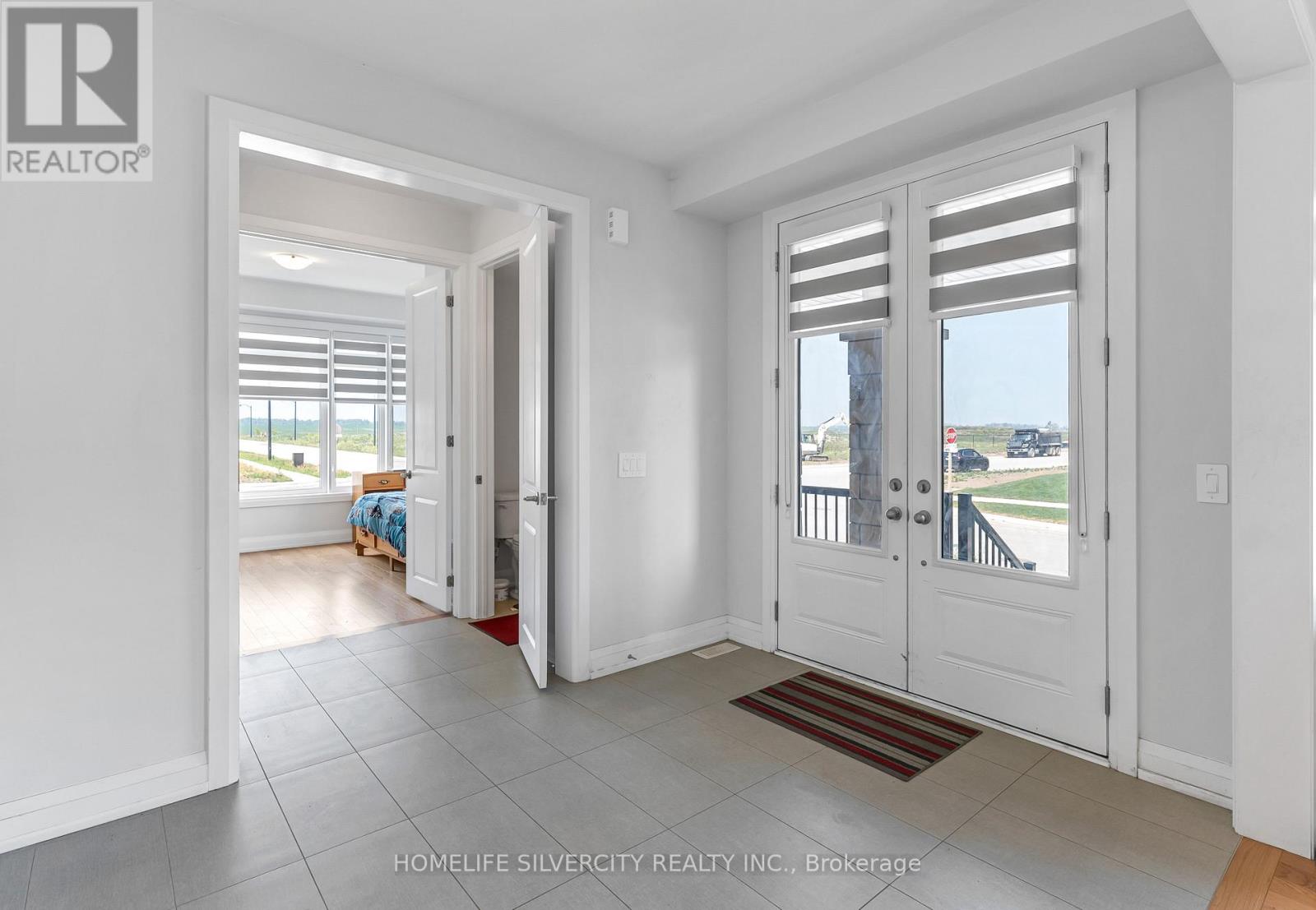 34 Mckay Avenue, Kawartha Lakes (Lindsay), Ontario  K9V 0R2 - Photo 7 - X12570434