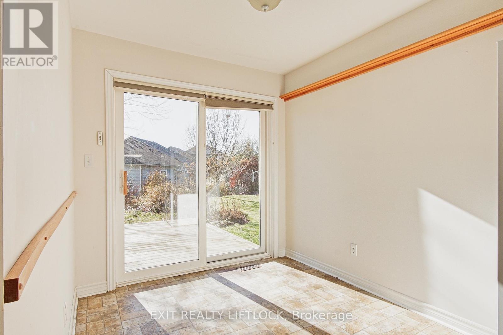 569 Garbutt Terrace, Peterborough (Northcrest Ward 5), Ontario  K9H 7S9 - Photo 13 - X12570890