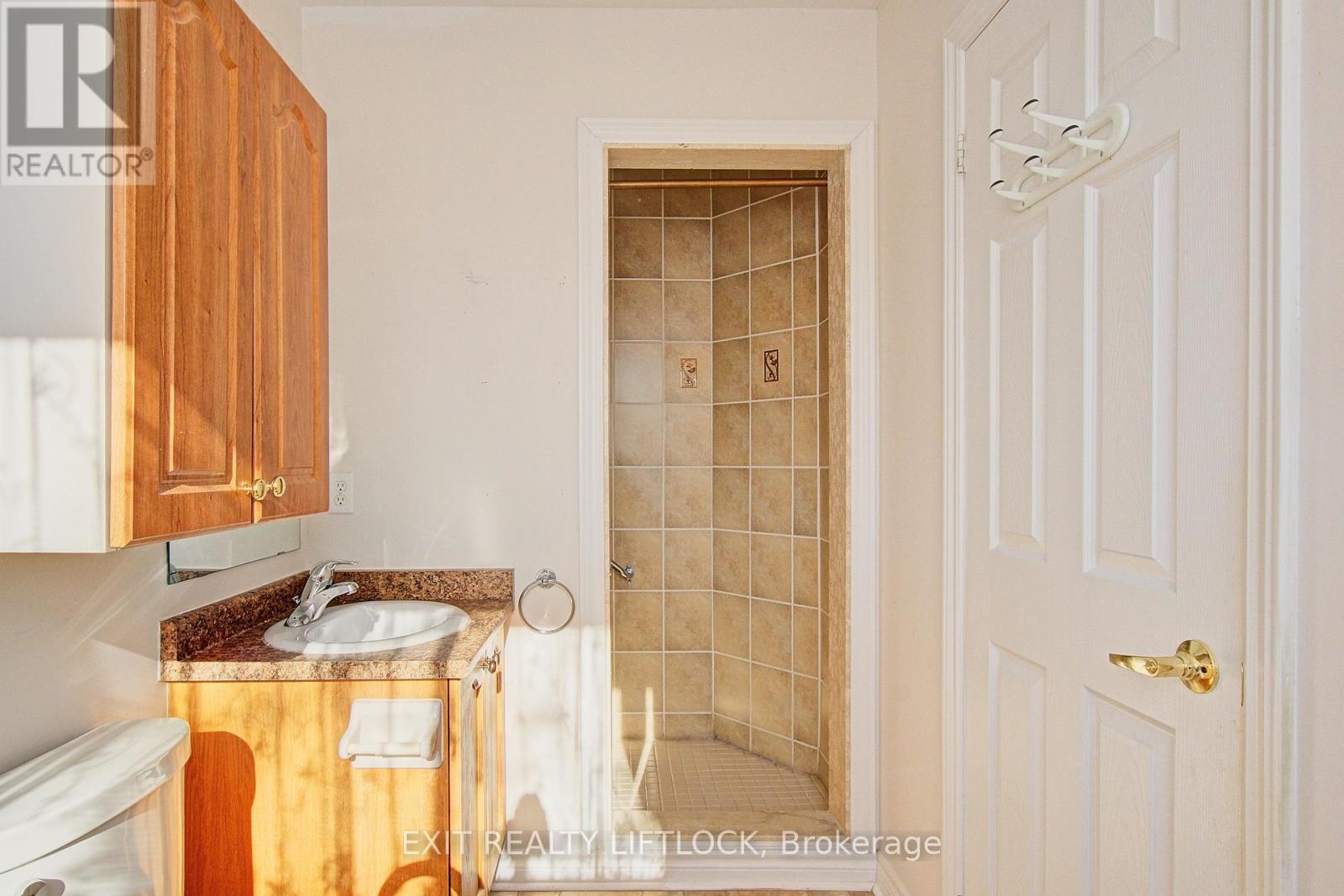 569 Garbutt Terrace, Peterborough (Northcrest Ward 5), Ontario  K9H 7S9 - Photo 16 - X12570890