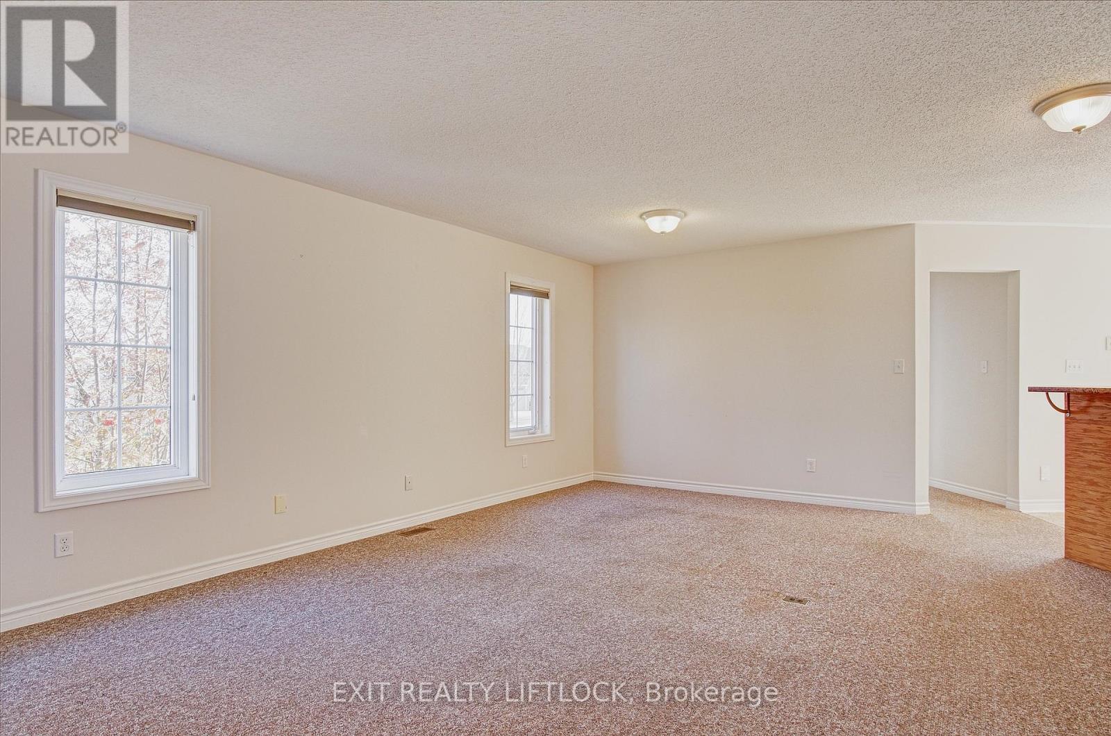 569 Garbutt Terrace, Peterborough (Northcrest Ward 5), Ontario  K9H 7S9 - Photo 8 - X12570890