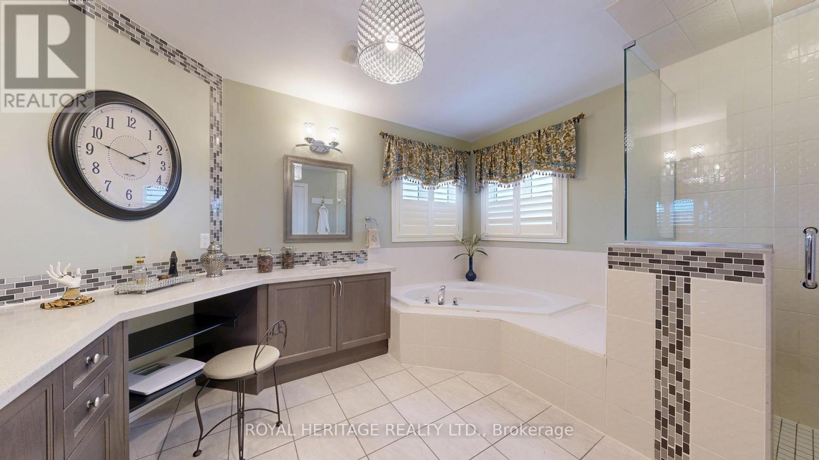 976 Avery Avenue, Peterborough (Monaghan Ward 2), Ontario  K9J 0G9 - Photo 35 - X12570898