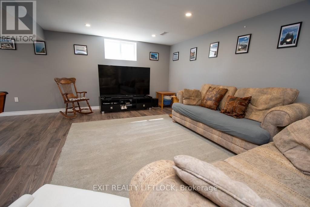 1456 Firwood Crescent, Peterborough (Monaghan Ward 2), Ontario  K9K 1J1 - Photo 42 - X12571344