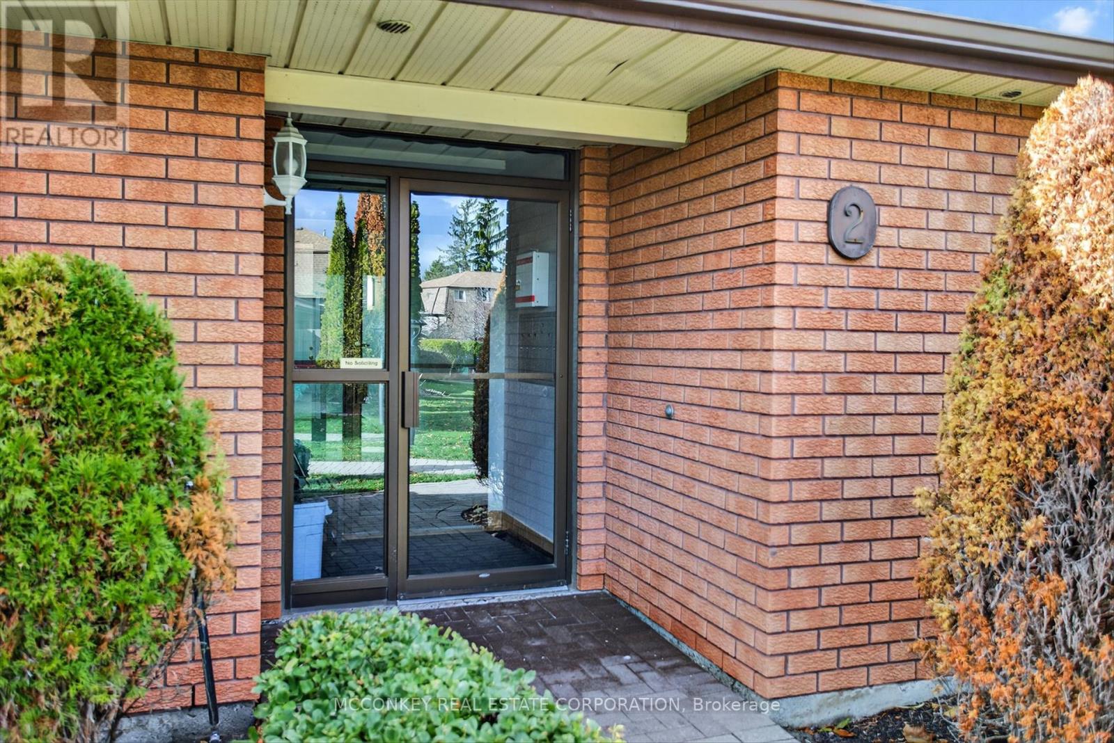 26 - 36 Champlain Crescent, Peterborough (Northcrest Ward 5), Ontario  K9L 1T1 - Photo 2 - X12571402