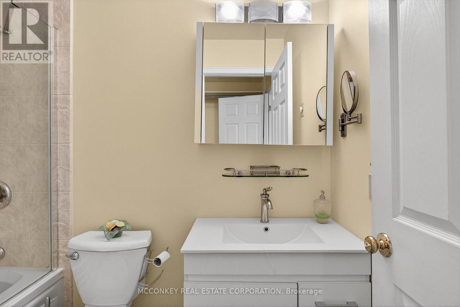 26 - 36 Champlain Crescent, Peterborough (Northcrest Ward 5), Ontario  K9L 1T1 - Photo 23 - X12571402