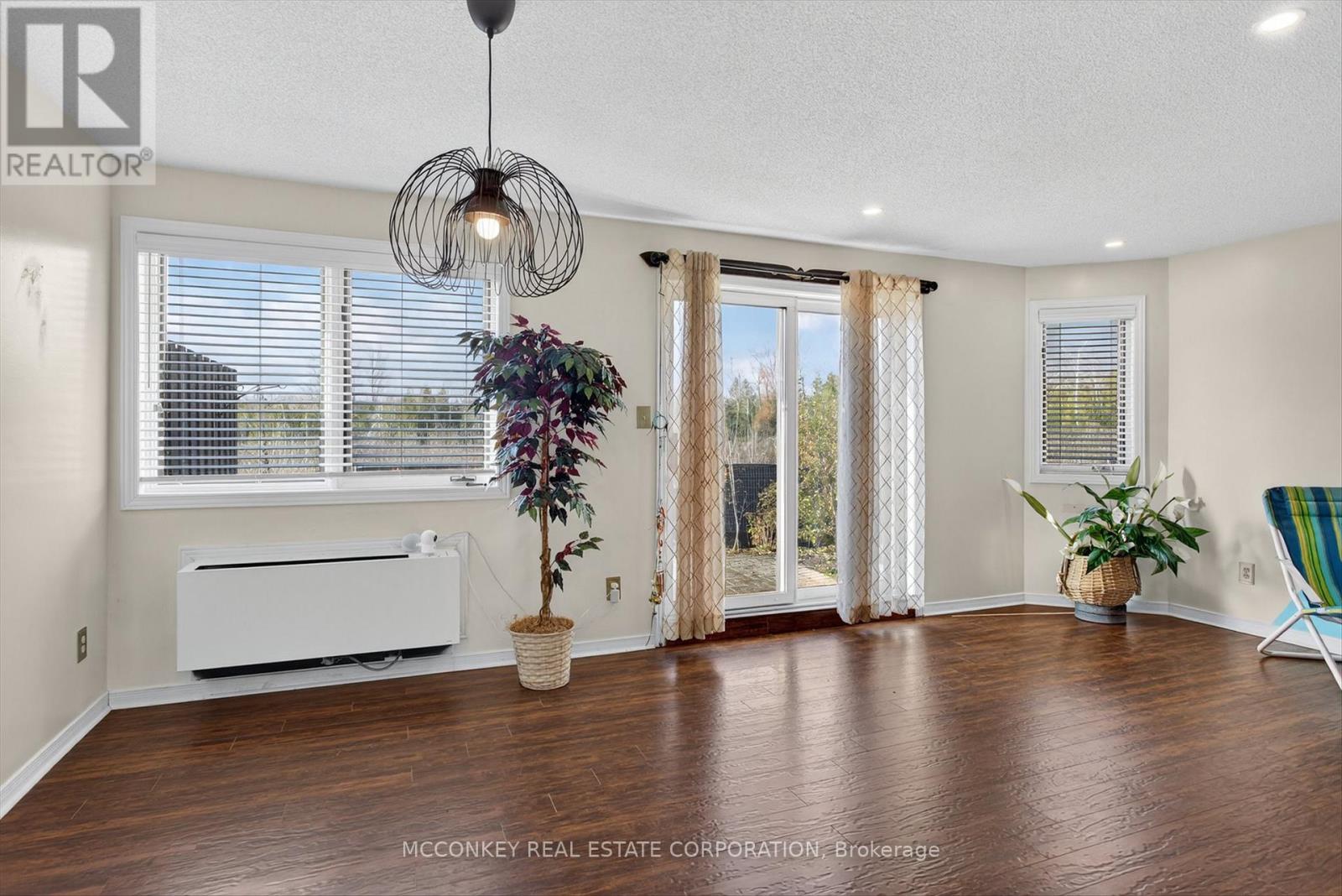 26 - 36 Champlain Crescent, Peterborough (Northcrest Ward 5), Ontario  K9L 1T1 - Photo 3 - X12571402