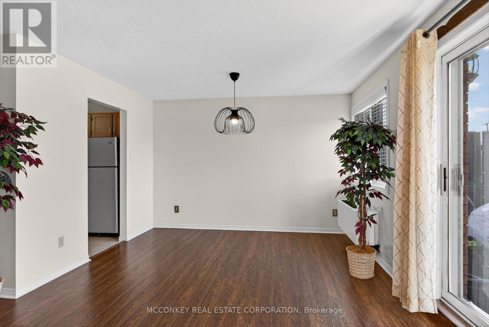 26 - 36 Champlain Crescent, Peterborough (Northcrest Ward 5), Ontario  K9L 1T1 - Photo 7 - X12571402