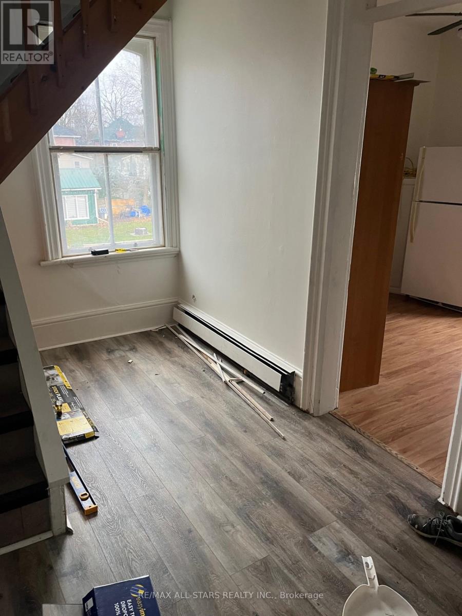 4 - 228 Kent Street W, Kawartha Lakes (Lindsay), Ontario  K9V 2Z2 - Photo 3 - X12572172