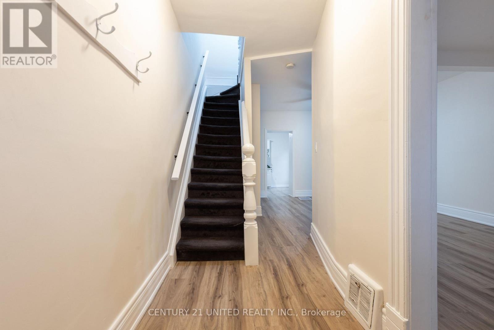 26 Park Street, Peterborough (Town Ward 3), Ontario  K9J 3V4 - Photo 19 - X12572542