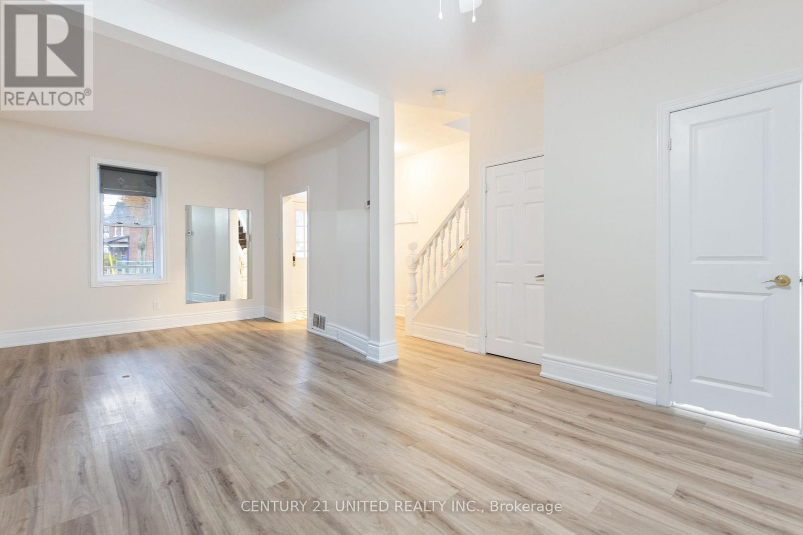 26 Park Street, Peterborough (Town Ward 3), Ontario  K9J 3V4 - Photo 6 - X12572542