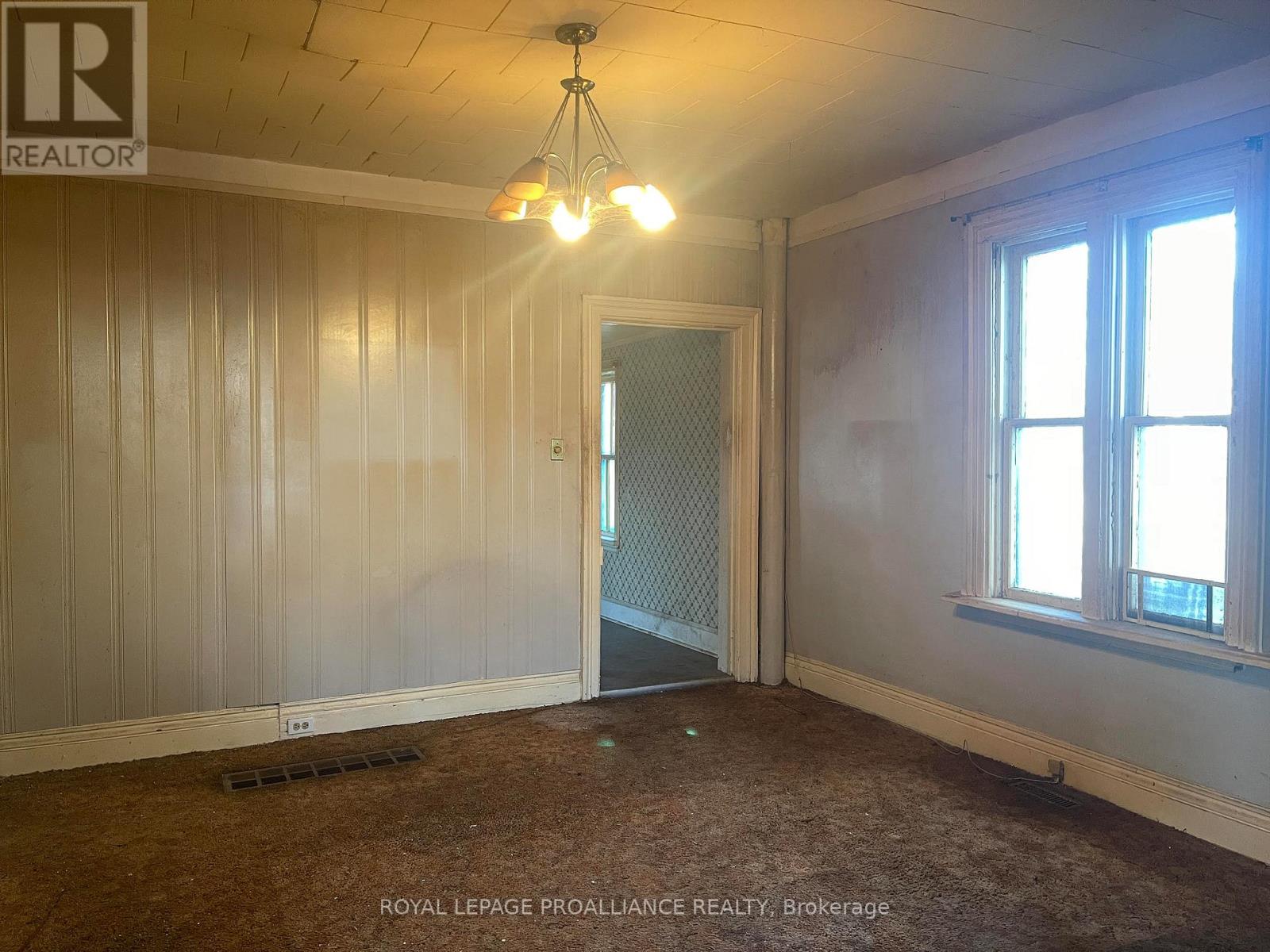 633 Rogers Street, Peterborough (Ashburnham Ward 4), Ontario  K9H 1X9 - Photo 10 - X12572474