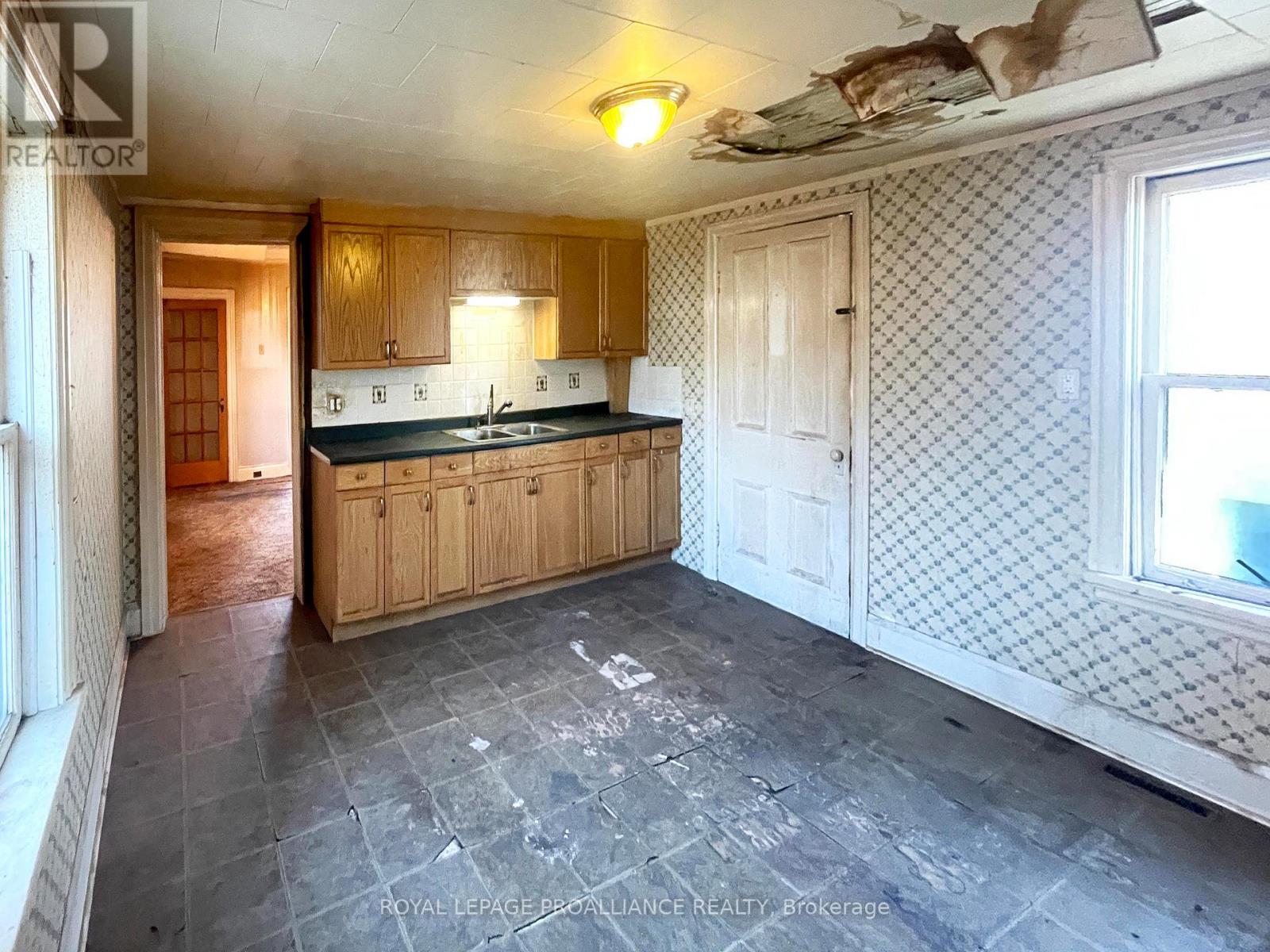 633 Rogers Street, Peterborough (Ashburnham Ward 4), Ontario  K9H 1X9 - Photo 14 - X12572474