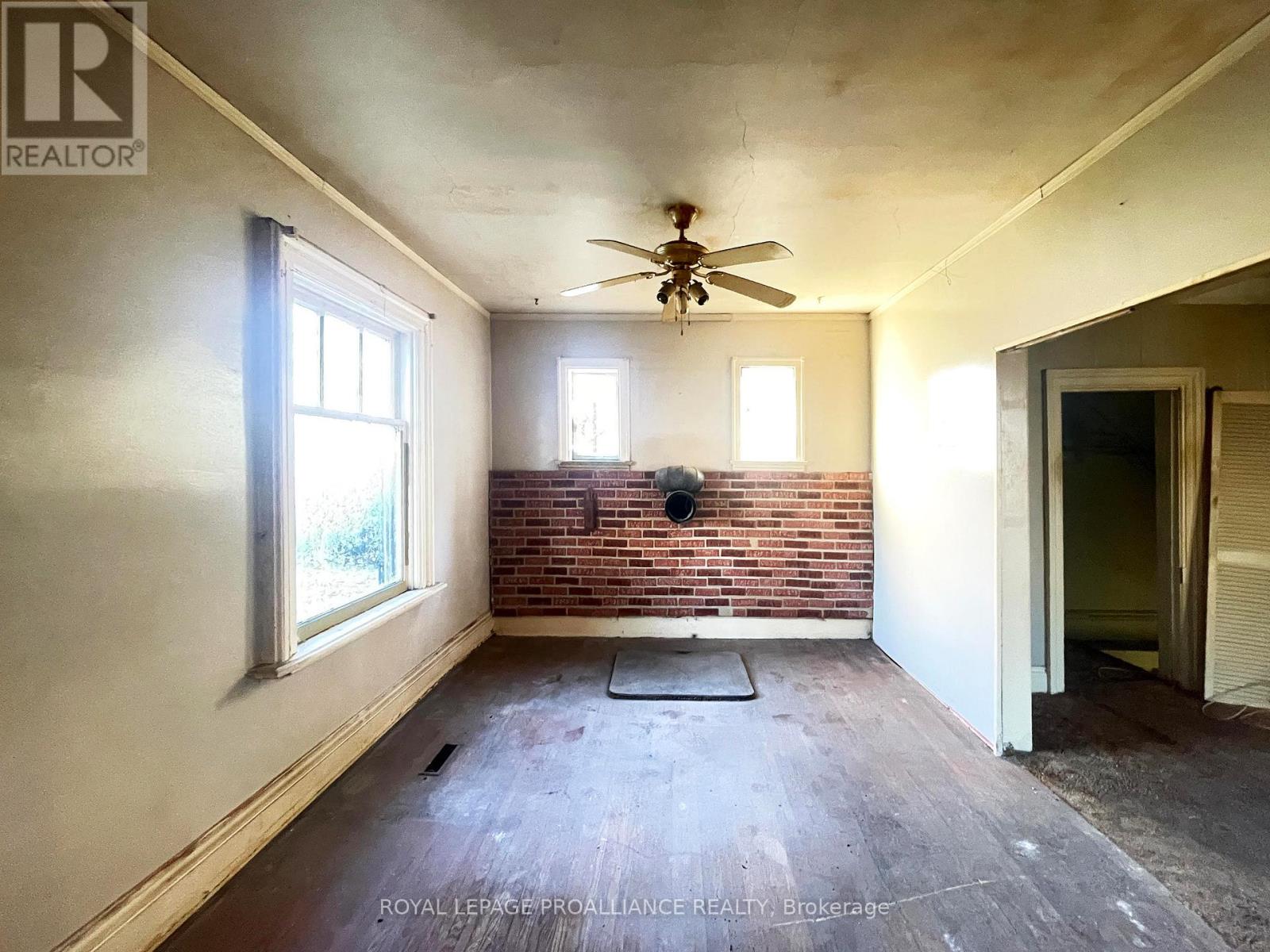 633 Rogers Street, Peterborough (Ashburnham Ward 4), Ontario  K9H 1X9 - Photo 7 - X12572474