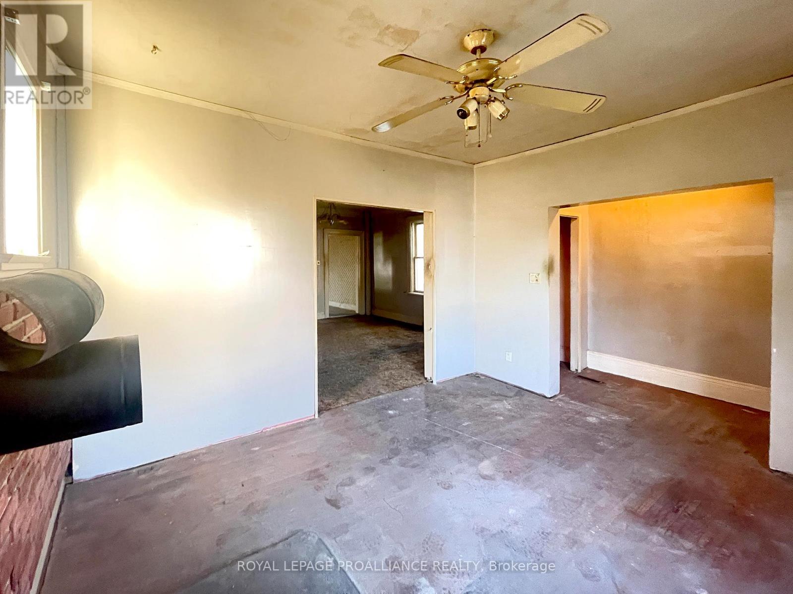 633 Rogers Street, Peterborough (Ashburnham Ward 4), Ontario  K9H 1X9 - Photo 9 - X12572474