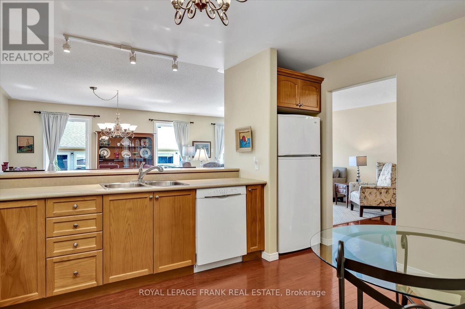 12 - 877 Wentworth Street, Peterborough (Otonabee Ward 1), Ontario  K9J 8R7 - Photo 13 - X12572750