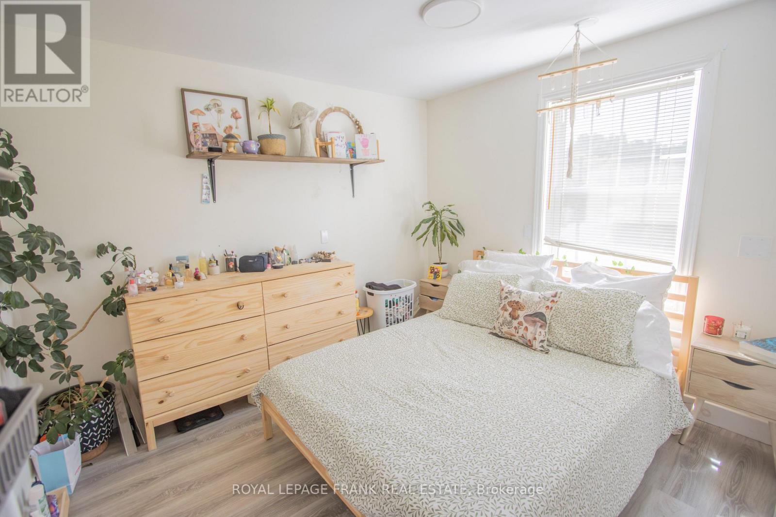 33 Flint Avenue, Bancroft (Bancroft Ward), Ontario  K0L 1C0 - Photo 12 - X12572812