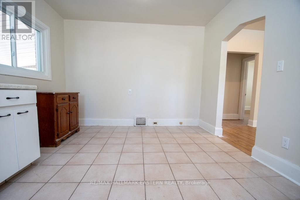 760 Chemong Road, Peterborough (Northcrest Ward 5), Ontario  K9H 5Y9 - Photo 8 - X12572980