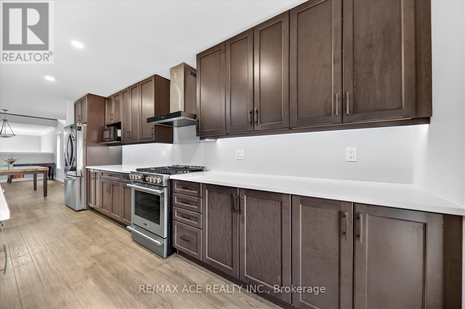 613 Lemay Grove, Peterborough (Monaghan Ward 2), Ontario  K9K 0G9 - Photo 12 - X12573716