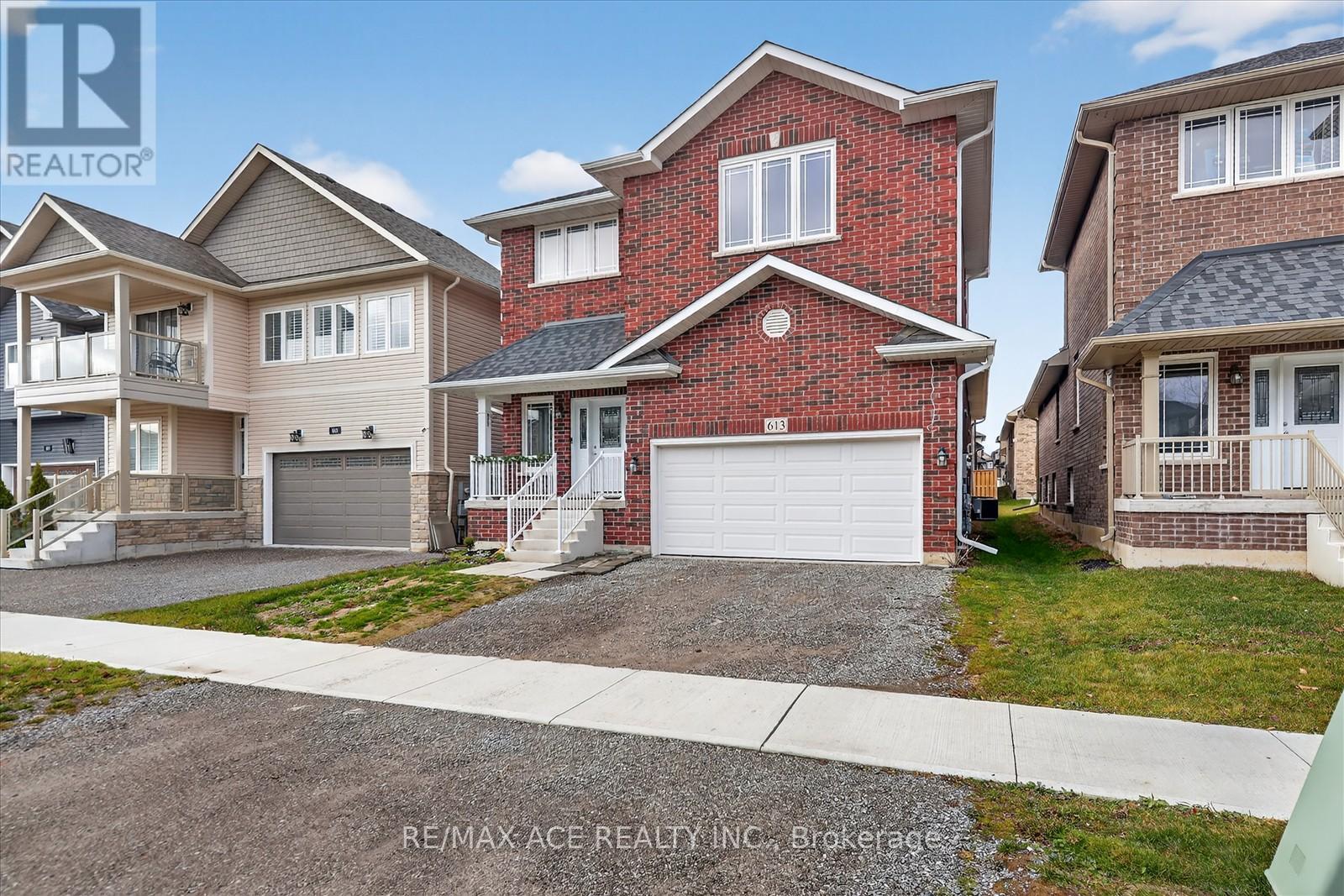 613 Lemay Grove, Peterborough (Monaghan Ward 2), Ontario  K9K 0G9 - Photo 2 - X12573716