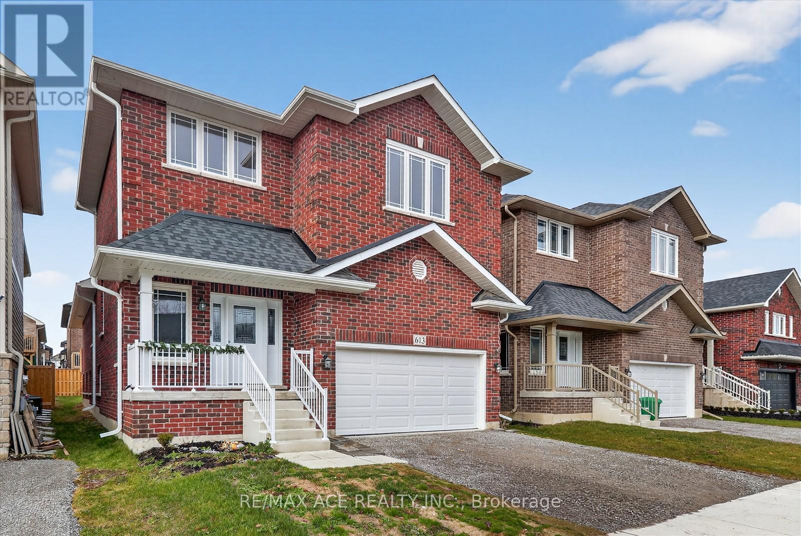 613 Lemay Grove, Peterborough (Monaghan Ward 2), Ontario  K9K 0G9 - Photo 3 - X12573716
