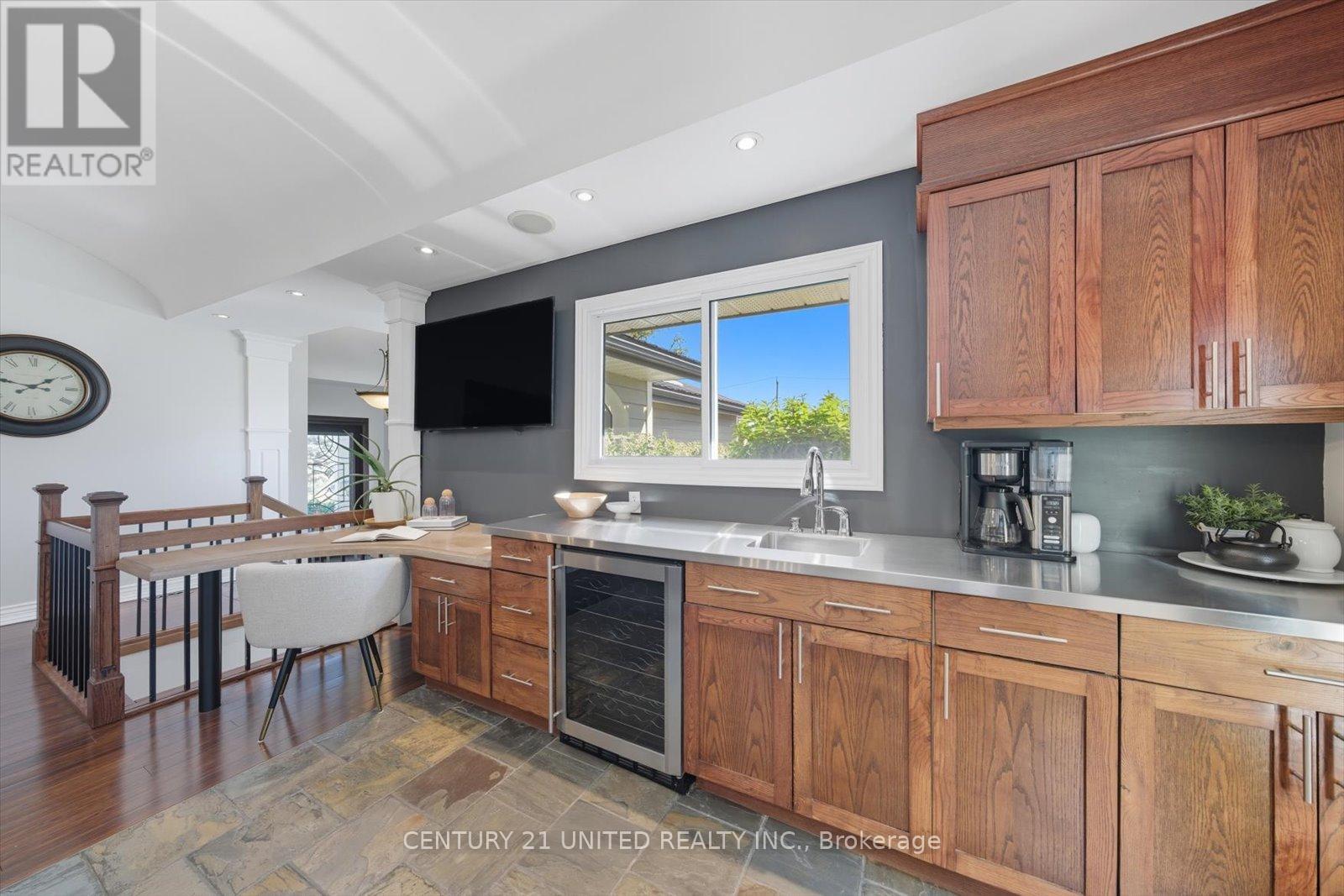 749 Spillsbury Drive, Peterborough (Otonabee Ward 1), Ontario  K9K 1K9 - Photo 17 - X12574322