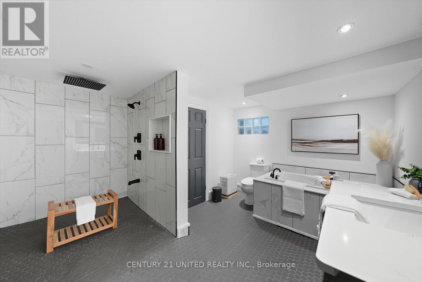 749 Spillsbury Drive, Peterborough (Otonabee Ward 1), Ontario  K9K 1K9 - Photo 36 - X12574322